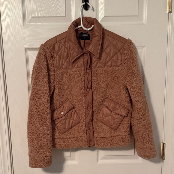 532 Tahari Quilted Teddy Faux Fur Jacket Tan Brown Small - Picture 2 of 6